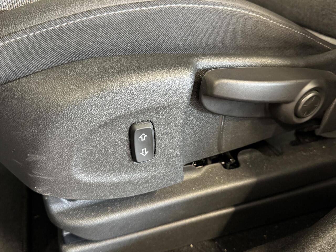 Opel Crossland 1.2 Turbo Elegance | Automaat | Camera | Carplay| Navi | LM velgen | Winter-Pakket | ( Vestiging - Nieuwegein )