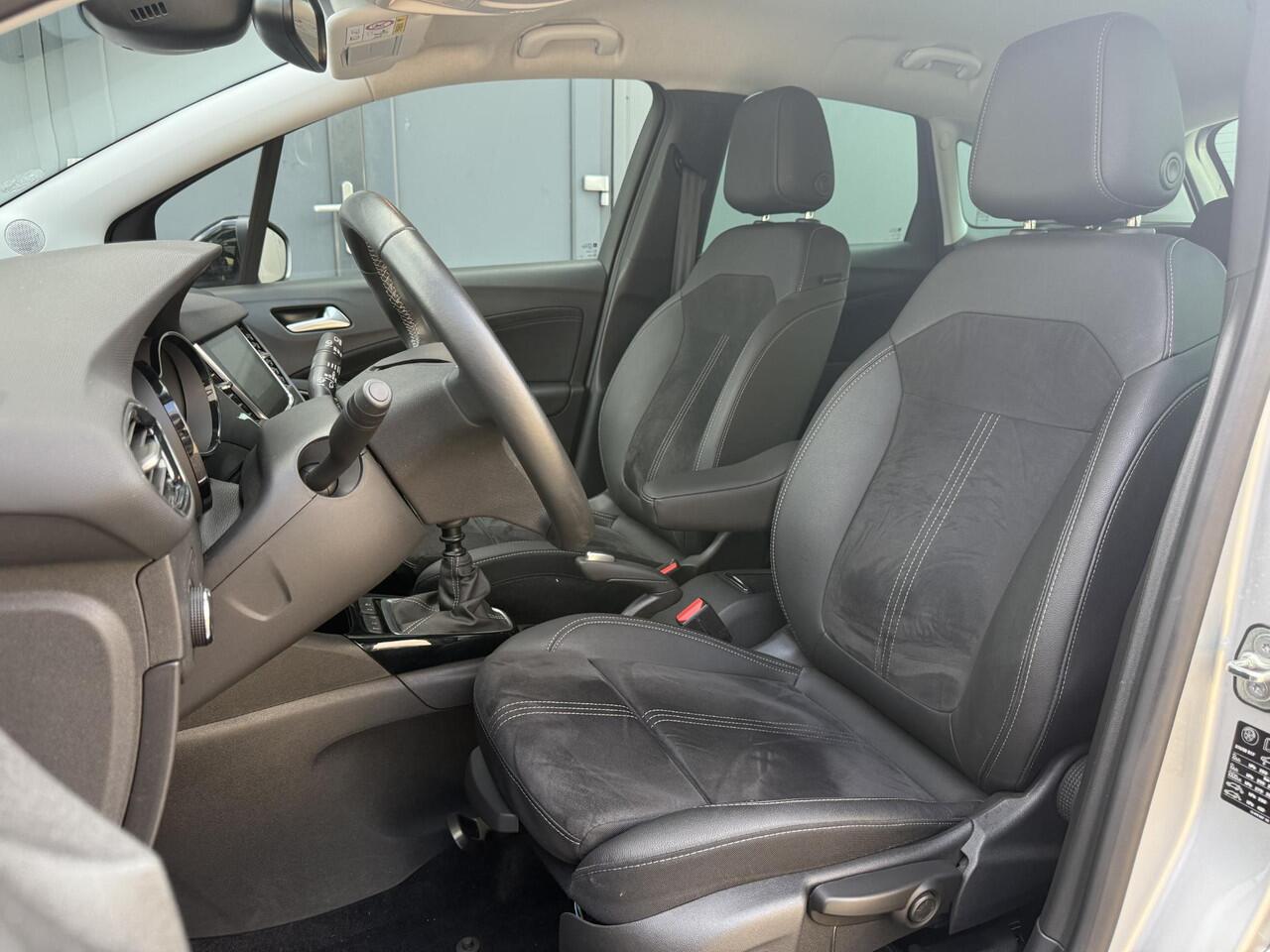 Opel Crossland 1.2 Turbo Ultimate / Comfortstoelen voor AGR / Alcantara / 17" Lichmetalen velgen / Navigatie / Apple Carplay - Android auto / Achteruitrijcamera /