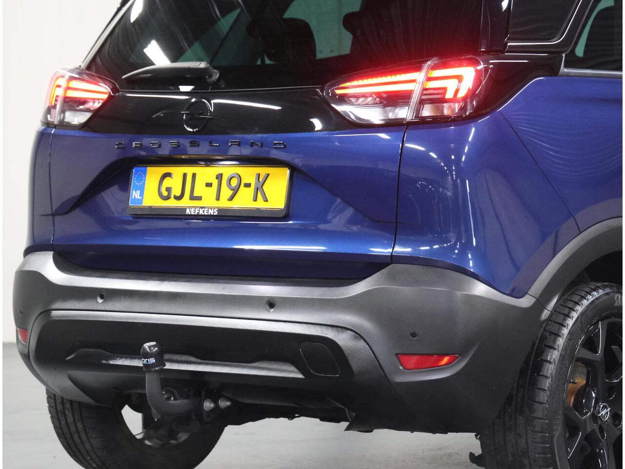 Opel Crossland 1.2 130PK Turbo Level 4 | Trekhaak | Parkeersensoren | AGR Bestuurdersstoel | Armsteun | Navigatie | Cruise Control | Climate Control | AppleCarPlay/AndroidAuto | Two-Tone | LED | Privacy Glass | Isofix |