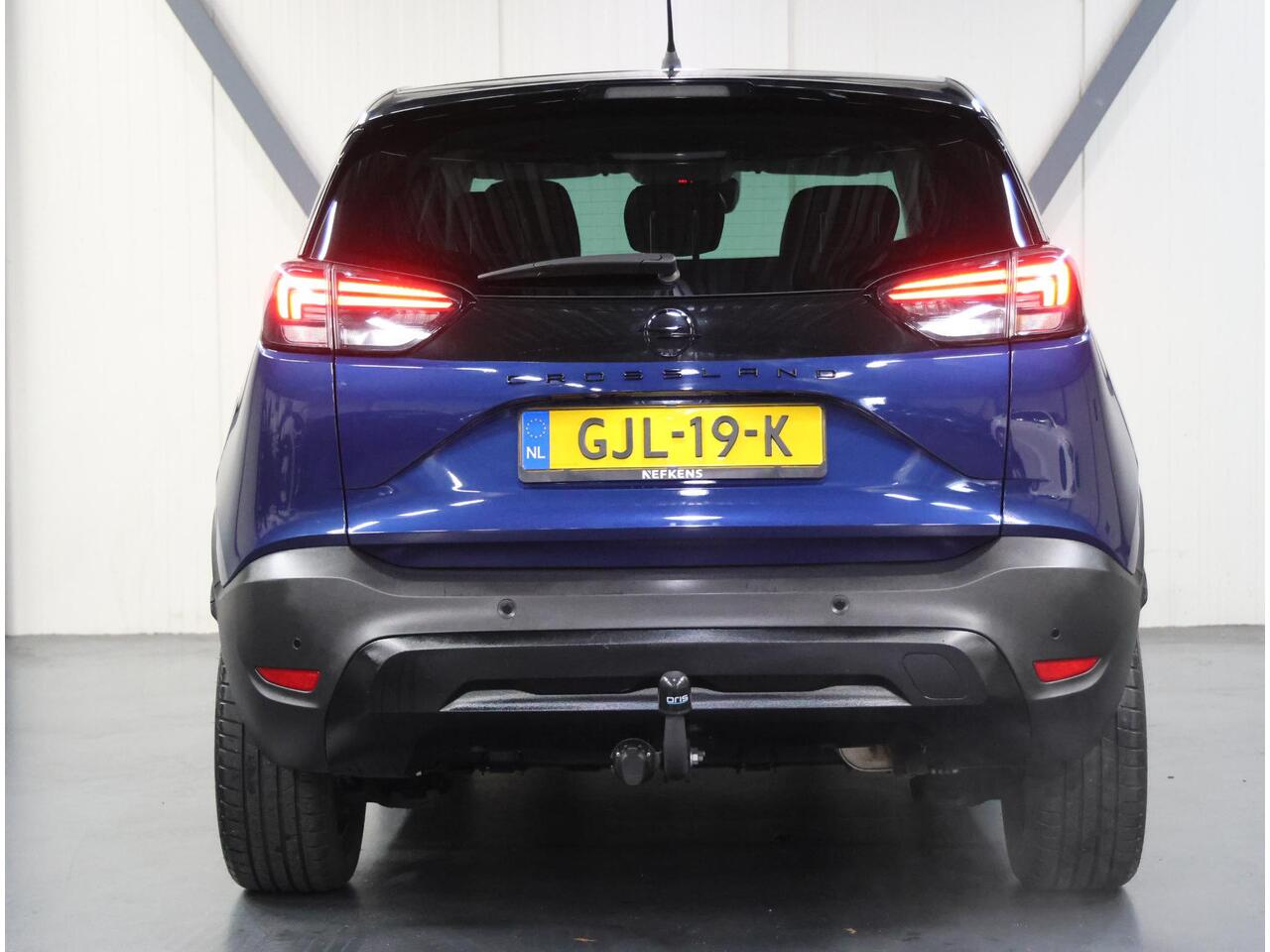 Opel Crossland 1.2 130PK Turbo Level 4 | Trekhaak | Parkeersensoren | AGR Bestuurdersstoel | Armsteun | Navigatie | Cruise Control | Climate Control | AppleCarPlay/AndroidAuto | Two-Tone | LED | Privacy Glass | Isofix |