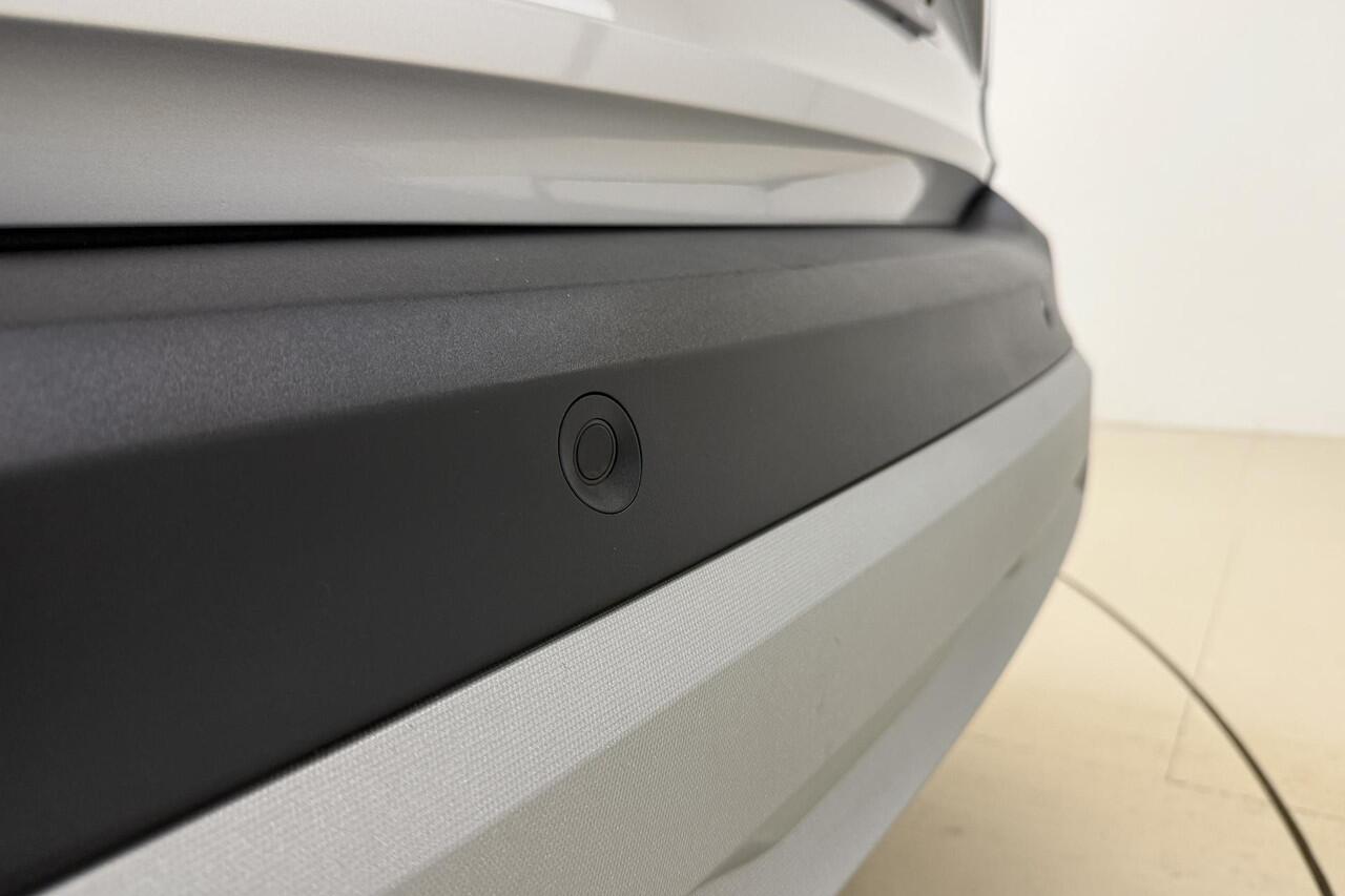 Opel Crossland 1.2 Turbo GS Line | Navigatie | Climate & Cruise Control | Achteruitrijcamera | Parkeersensoren | LMV | Beide stoelen in hoogte te verstellen | Led verlichting