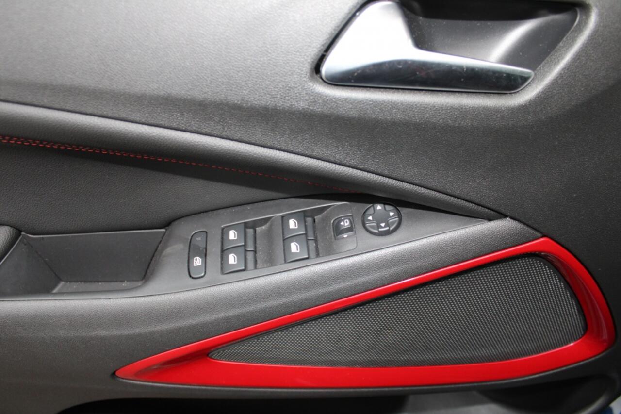 Opel Crossland 1.2 Turbo GS Navi / PDC / LED