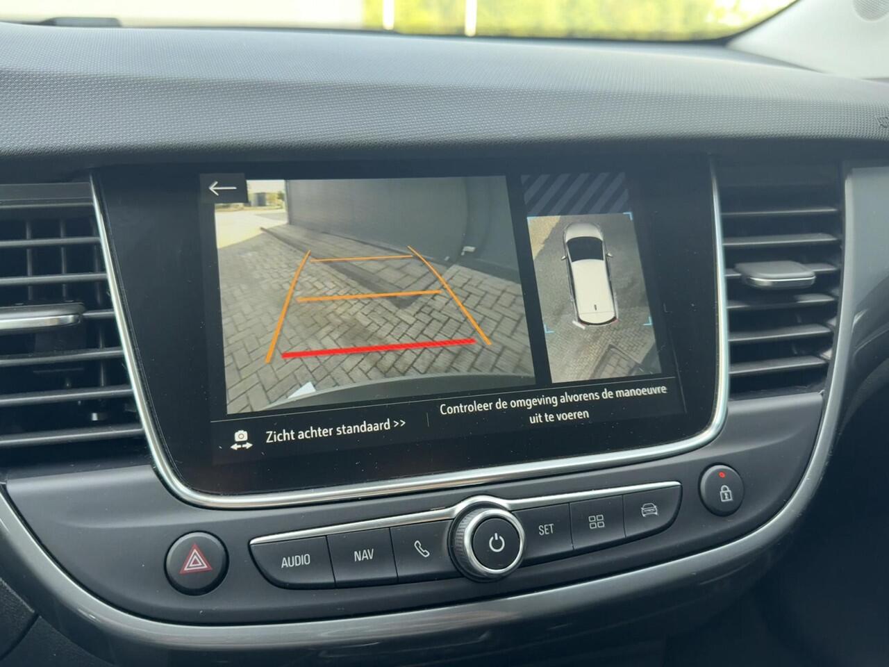 Opel Crossland 1.2 Turbo Ultimate / AGR Comfortstoelen / Navigatie / Half Leder/Alcantara Bekleding / LED Verlichting / 360 Graden Camera / Dual Zone Climate Control / Cruise Control / Apple CarPlay/Android Auto / Dode hoek /