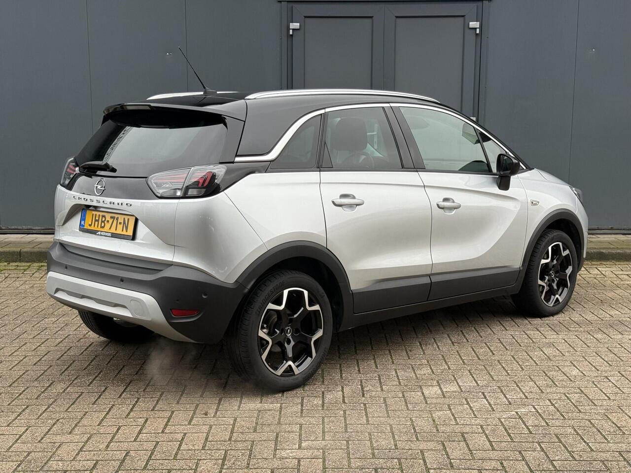 Opel Crossland 1.2 Turbo Ultimate / AGR Comfortstoelen / Navigatie / Half Leder/Alcantara Bekleding / LED Verlichting / 360 Graden Camera / Dual Zone Climate Control / Cruise Control / Apple CarPlay/Android Auto / Dode hoek /