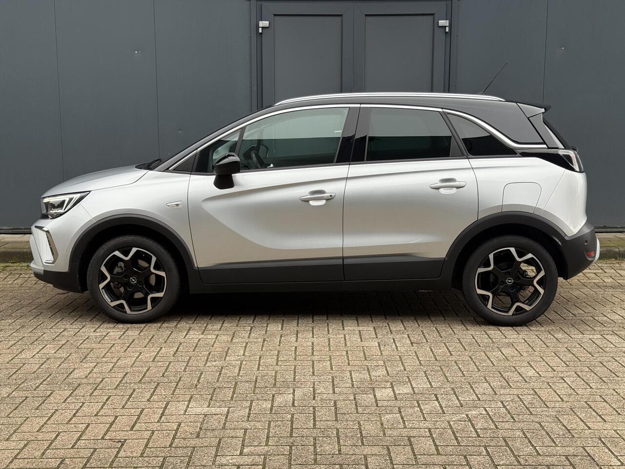 Opel Crossland 1.2 Turbo Ultimate / AGR Comfortstoelen / Navigatie / Half Leder/Alcantara Bekleding / LED Verlichting / 360 Graden Camera / Dual Zone Climate Control / Cruise Control / Apple CarPlay/Android Auto / Dode hoek /