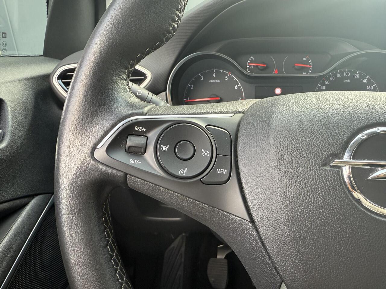 Opel Crossland 1.2 Turbo Ultimate / AGR Comfortstoelen / Navigatie / Half Leder/Alcantara Bekleding / LED Verlichting / 360 Graden Camera / Dual Zone Climate Control / Cruise Control / Apple CarPlay/Android Auto / Dode hoek /