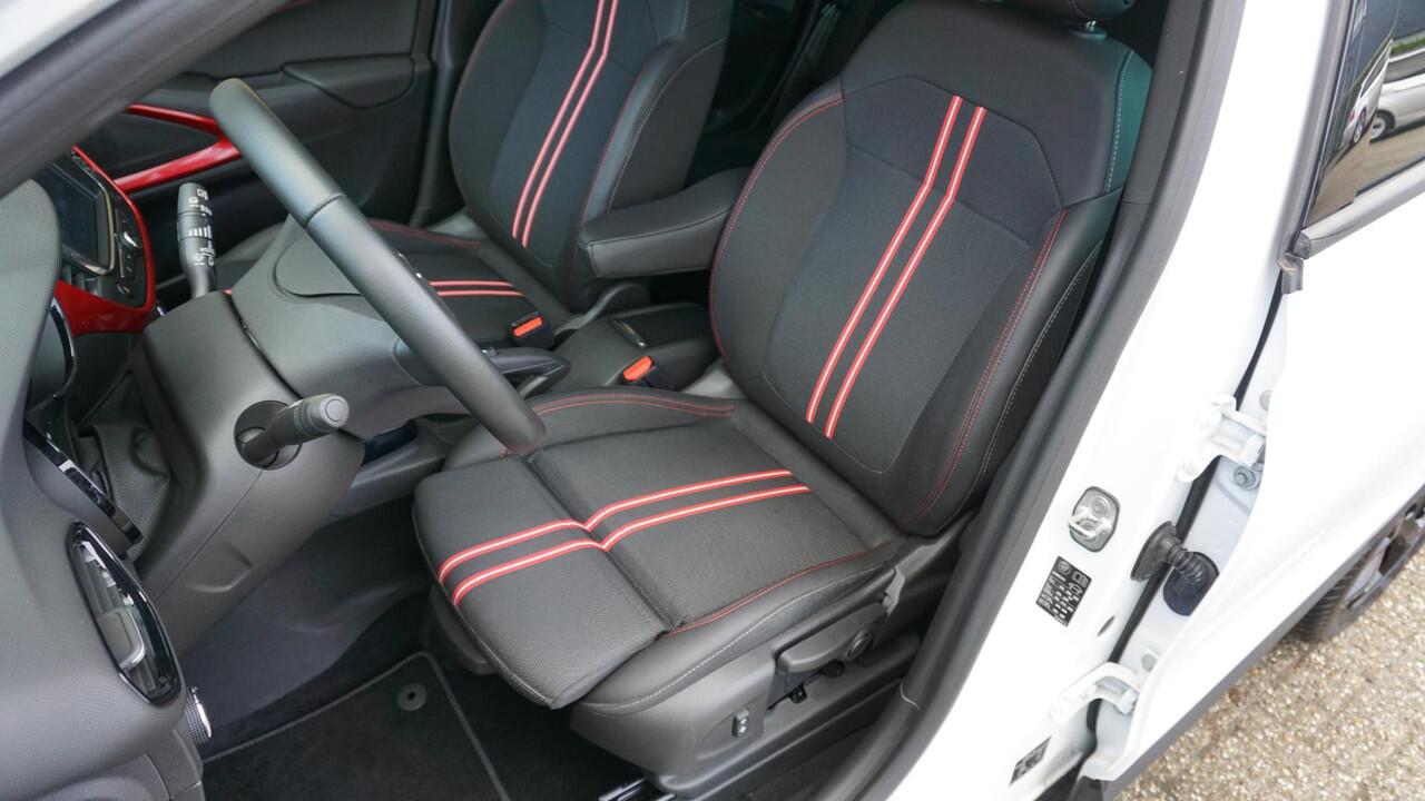 Opel Crossland 1.2 110pk Turbo GS-Line *Black Optik* Sportstoelen H-Leder 17inch LM Clima Cruise Control A-Camera 12352km!