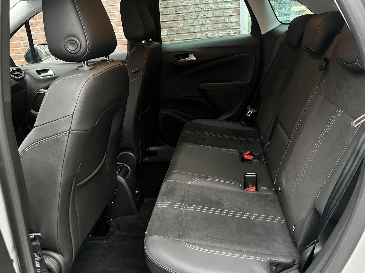 Opel Crossland Ultimate 1.2 Turbo 110pk | 180° CAMERA+SENSOREN | ALCANTARA/LEDER | AGR-STOELEN | NAVI | DAB+ | ISOFIX | FULL LED | LAGE KM | TWO-TONE | KEYLESS |