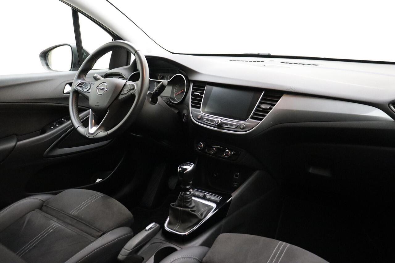 Opel Crossland 1.2 Turbo Level 4 Ultimate | Navigatie | Alcantara bekleding | Camera | Keyless | Lichtmetalen velgen BI-Tone | Zwart dak | DAB Radio | Climate control