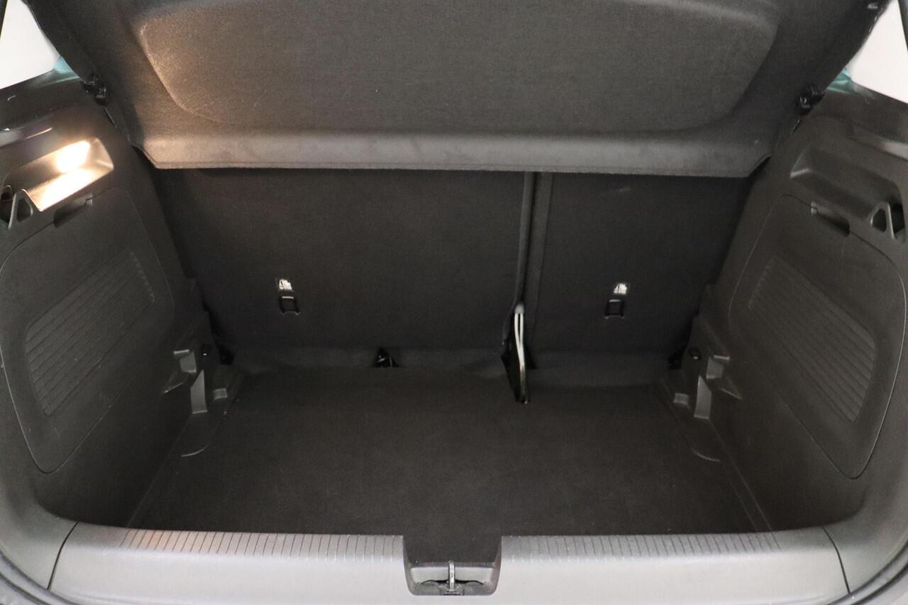 Opel Crossland 1.2 Turbo Level 4 110pk | Navigatie | Climate Control | Panoramadak | Camera | Cruise Control | Parkeersensoren | Lichtmetalen Velgen