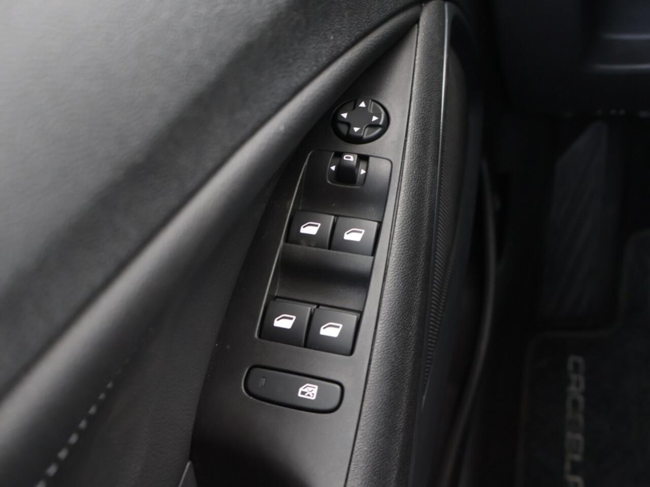 Opel Crossland 1.2 Turbo Elegance 110PK Navigatie Camera Carplay Comfortstoelen