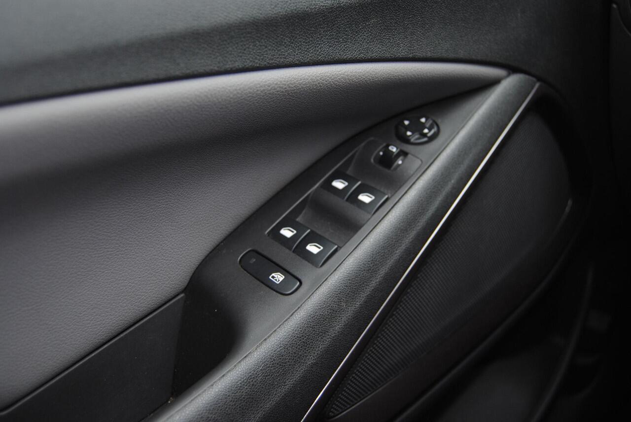 Opel Crossland X 1.2 Turbo Innovation Mooie auto, Dealer onderhouden, 1e eigenaar