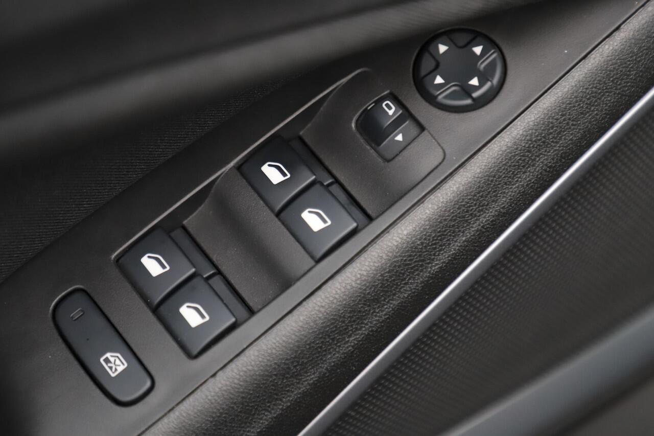 Opel Crossland X 1.2 Turbo Innovation 16 inch LMV Navigatie Carplay Android Airco Cruise Control Parkeersensor Rijstrooksensor