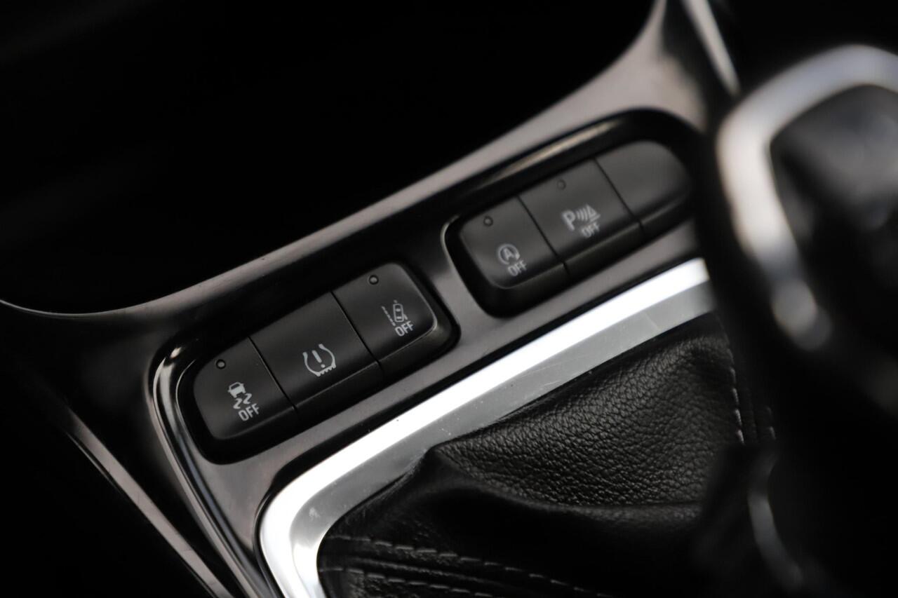 Opel Crossland X 1.2 Turbo Innovation 16 inch LMV Navigatie Carplay Android Airco Cruise Control Parkeersensor Rijstrooksensor