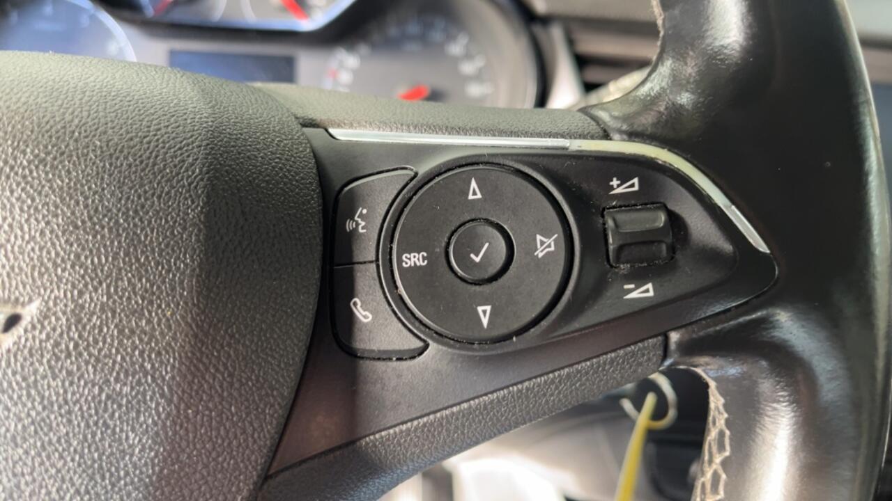 Opel Crossland X 1.2 Online Edition