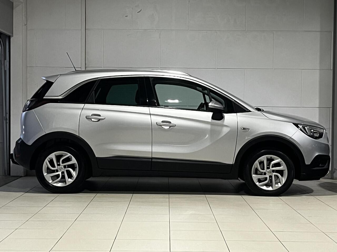 Opel Crossland X Innovation+ 1.2 Turbo 110pk | AGR-STOELEN | ALL SEASON BANDEN | TREKHAAK | 180° CAMERA | NAVI | APPLE CARPLAY / ANDROID AUTO | ISOFIX | CLIMA |