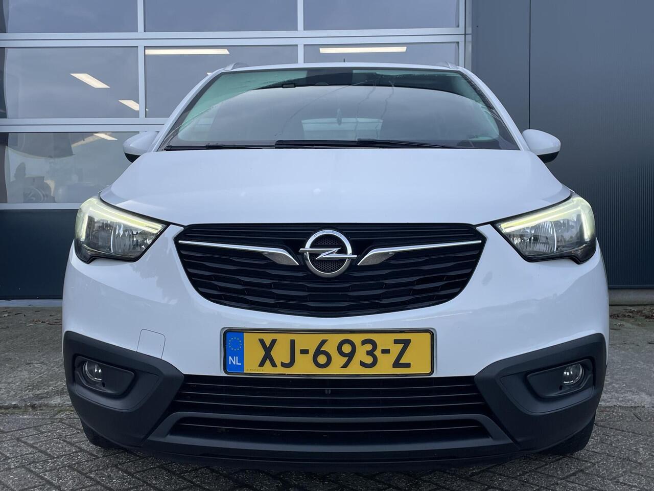 Opel Crossland X 1.2 Turbo Innovation - Navigatie - Stoelverwarming - Trekhaak