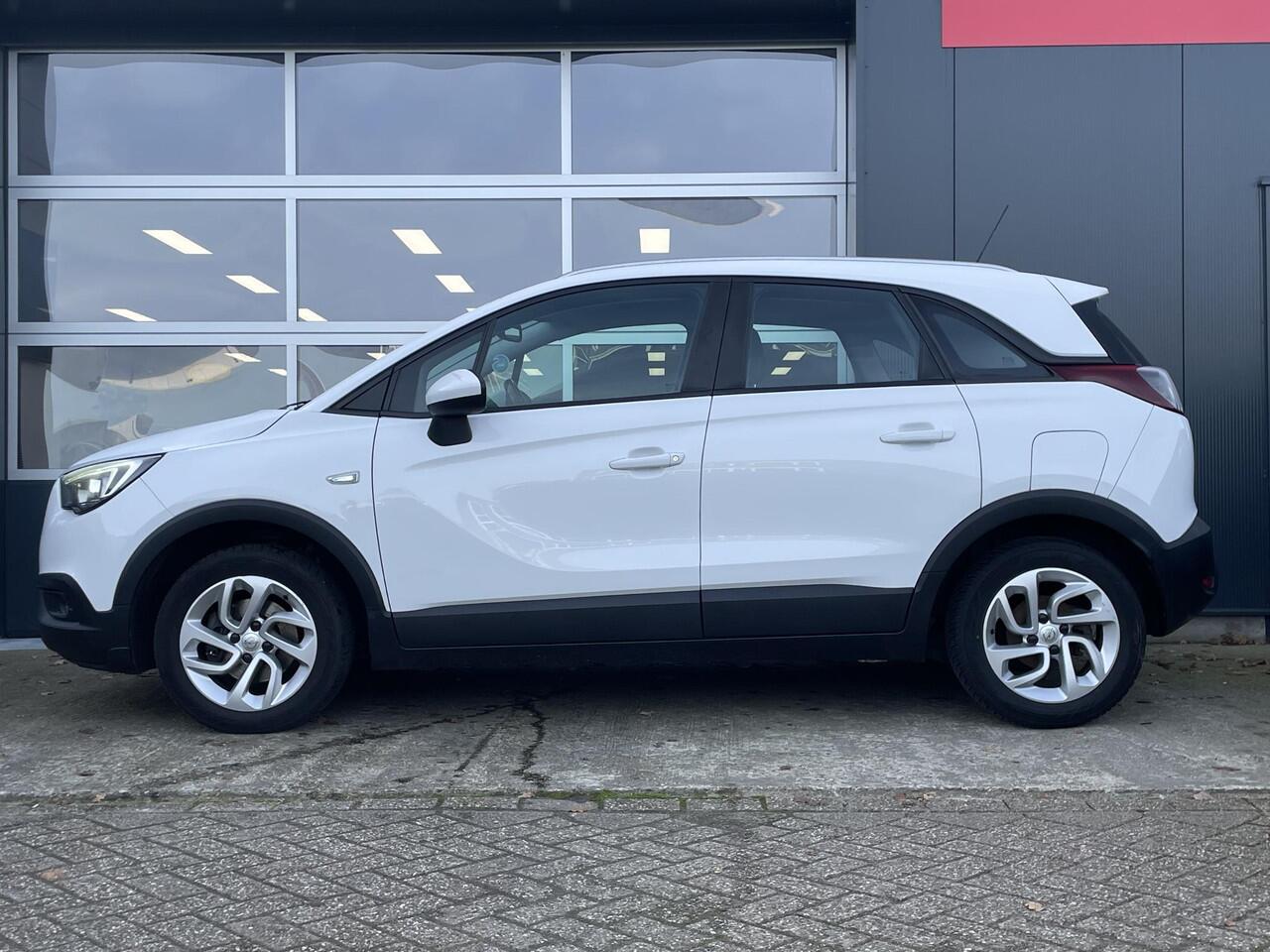 Opel Crossland X 1.2 Turbo Innovation - Navigatie - Stoelverwarming - Trekhaak