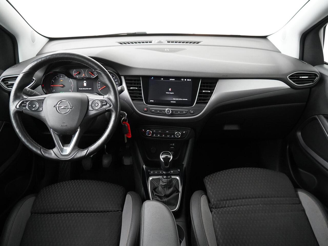 Opel Crossland X 1.2 Turbo Innovation - Navigatie - Stoelverwarming - Trekhaak