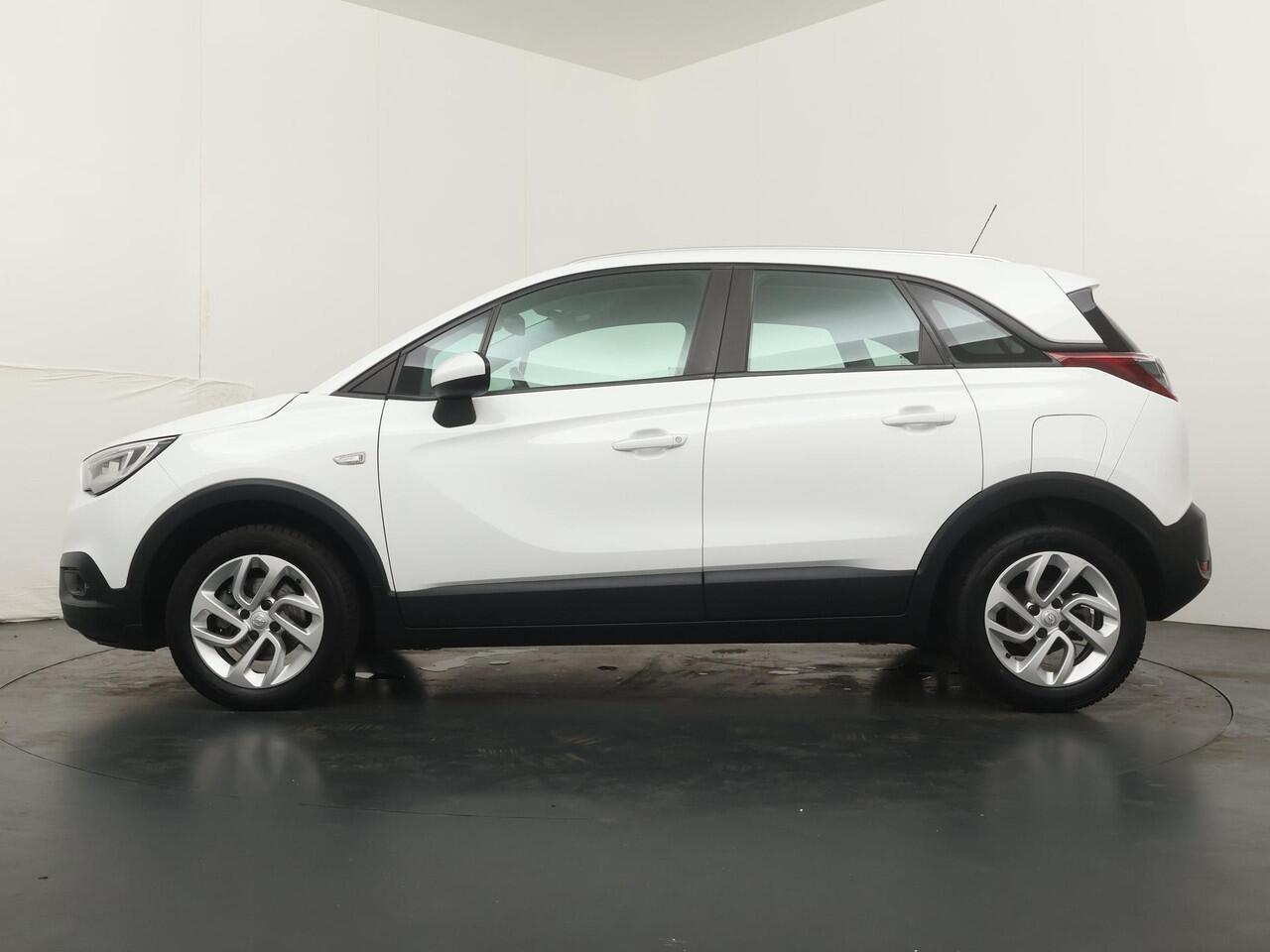 Opel Crossland X 1.2 Turbo Innovation - Navigatie - Stoelverwarming - Trekhaak