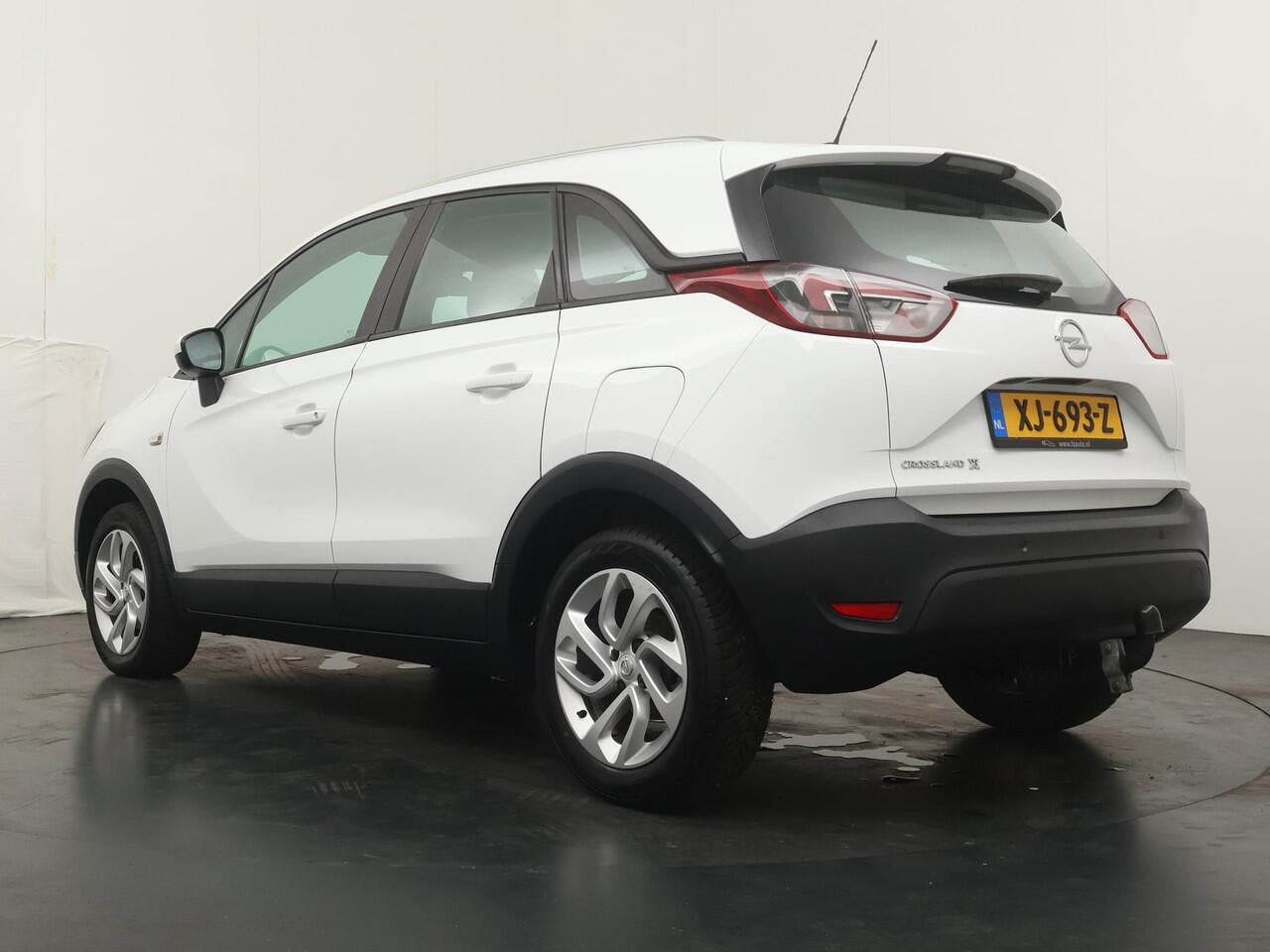 Opel Crossland X 1.2 Turbo Innovation - Navigatie - Stoelverwarming - Trekhaak