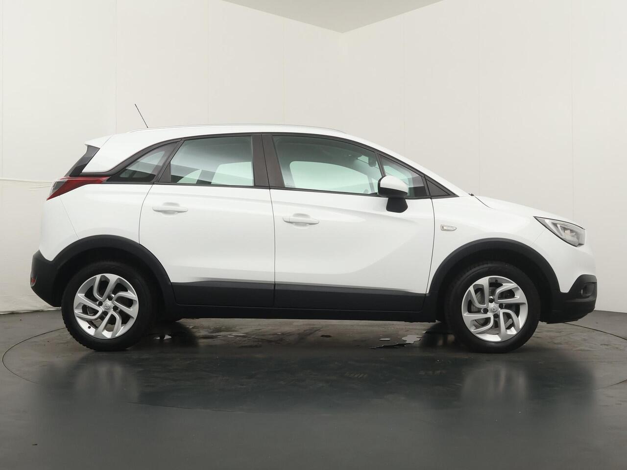 Opel Crossland X 1.2 Turbo Innovation - Navigatie - Stoelverwarming - Trekhaak