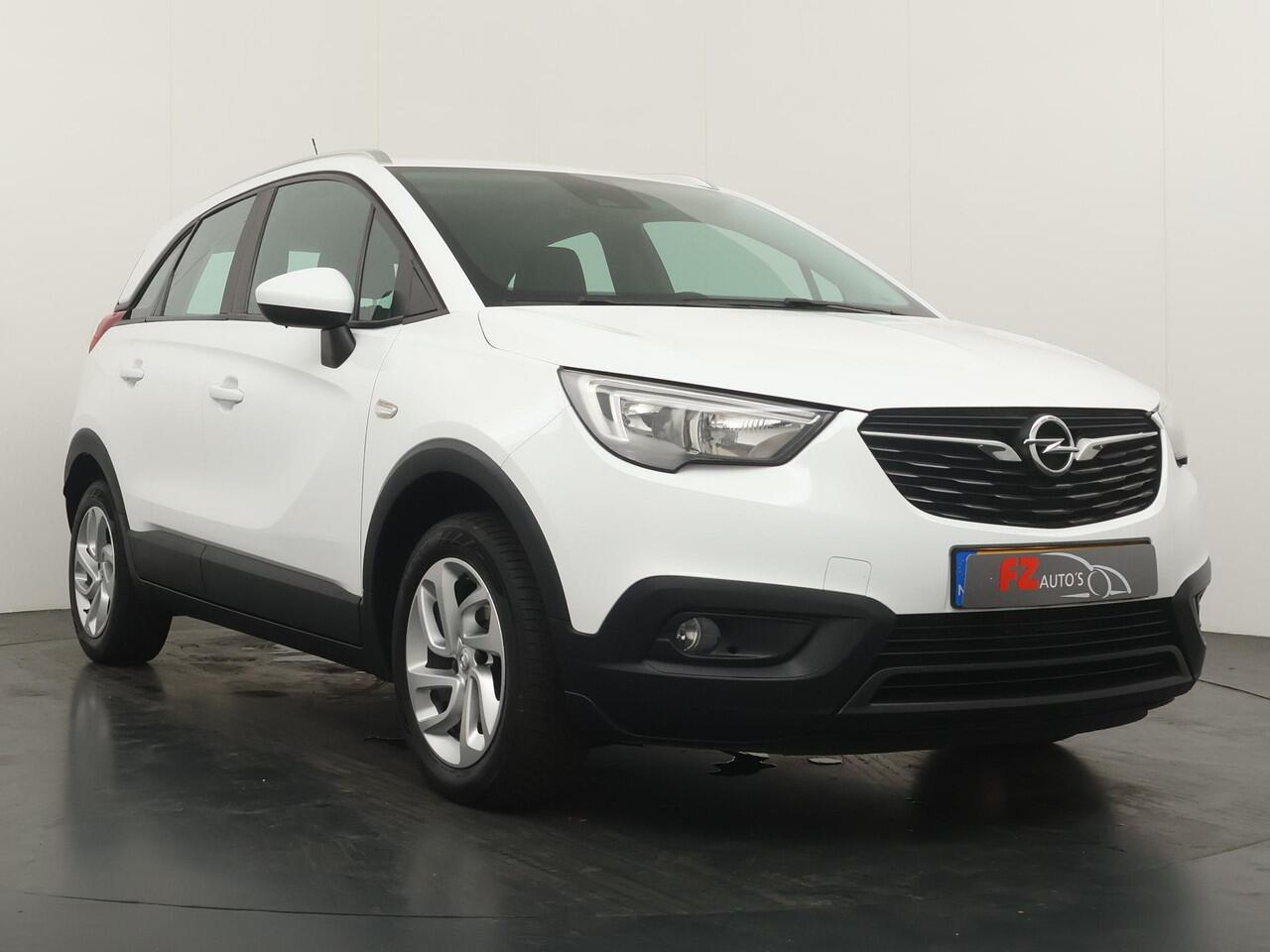 Opel Crossland X 1.2 Turbo Innovation - Navigatie - Stoelverwarming - Trekhaak