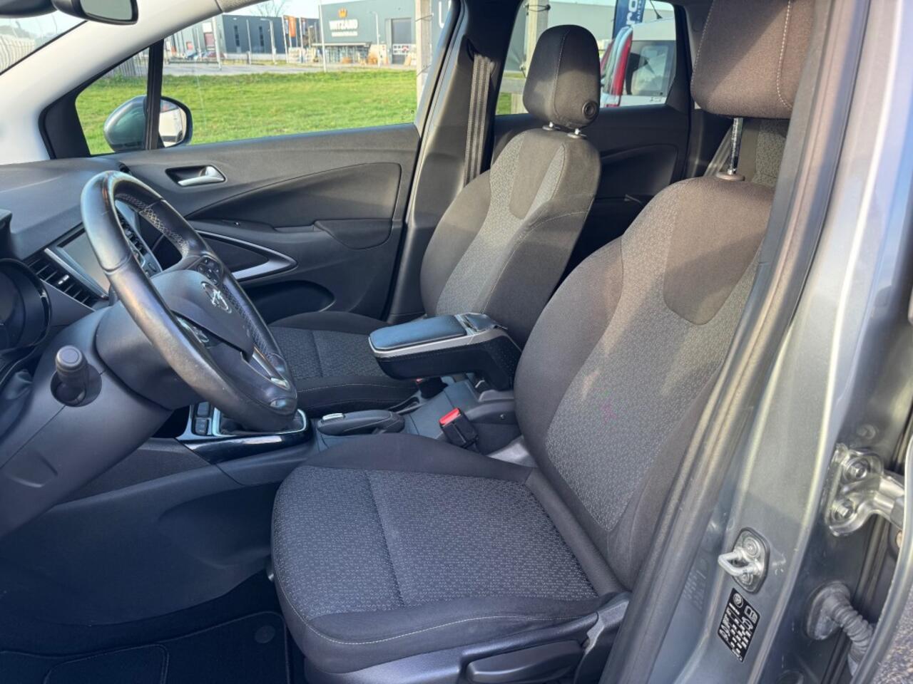 Opel Crossland X 1.2 120 JAAR EDITION / PDC voor en achter / Stuur en Stoelverwarming / APK t/m 31-03-2027 /