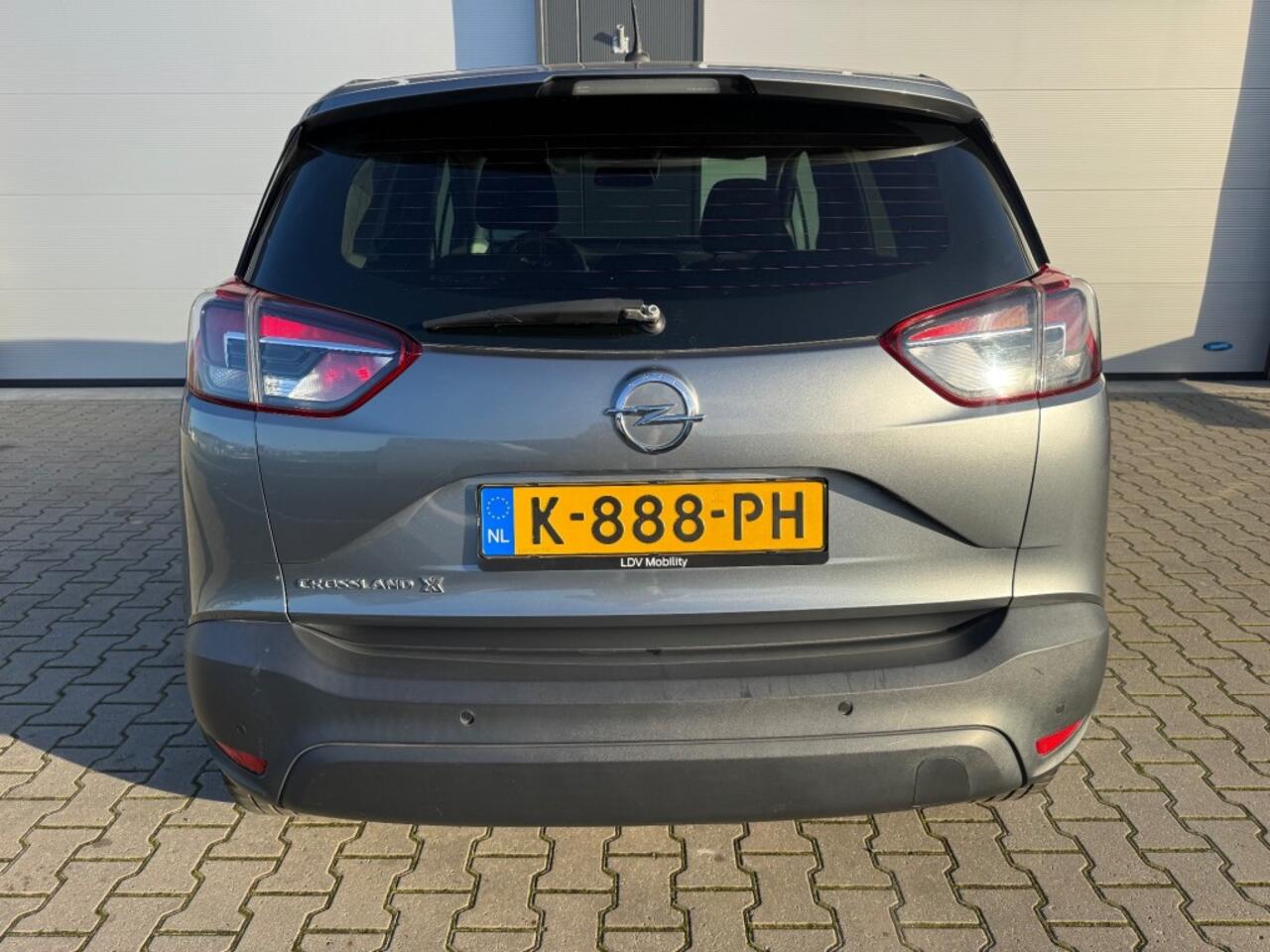 Opel Crossland X 1.2 120 JAAR EDITION / PDC voor en achter / Stuur en Stoelverwarming / APK t/m 31-03-2027 /