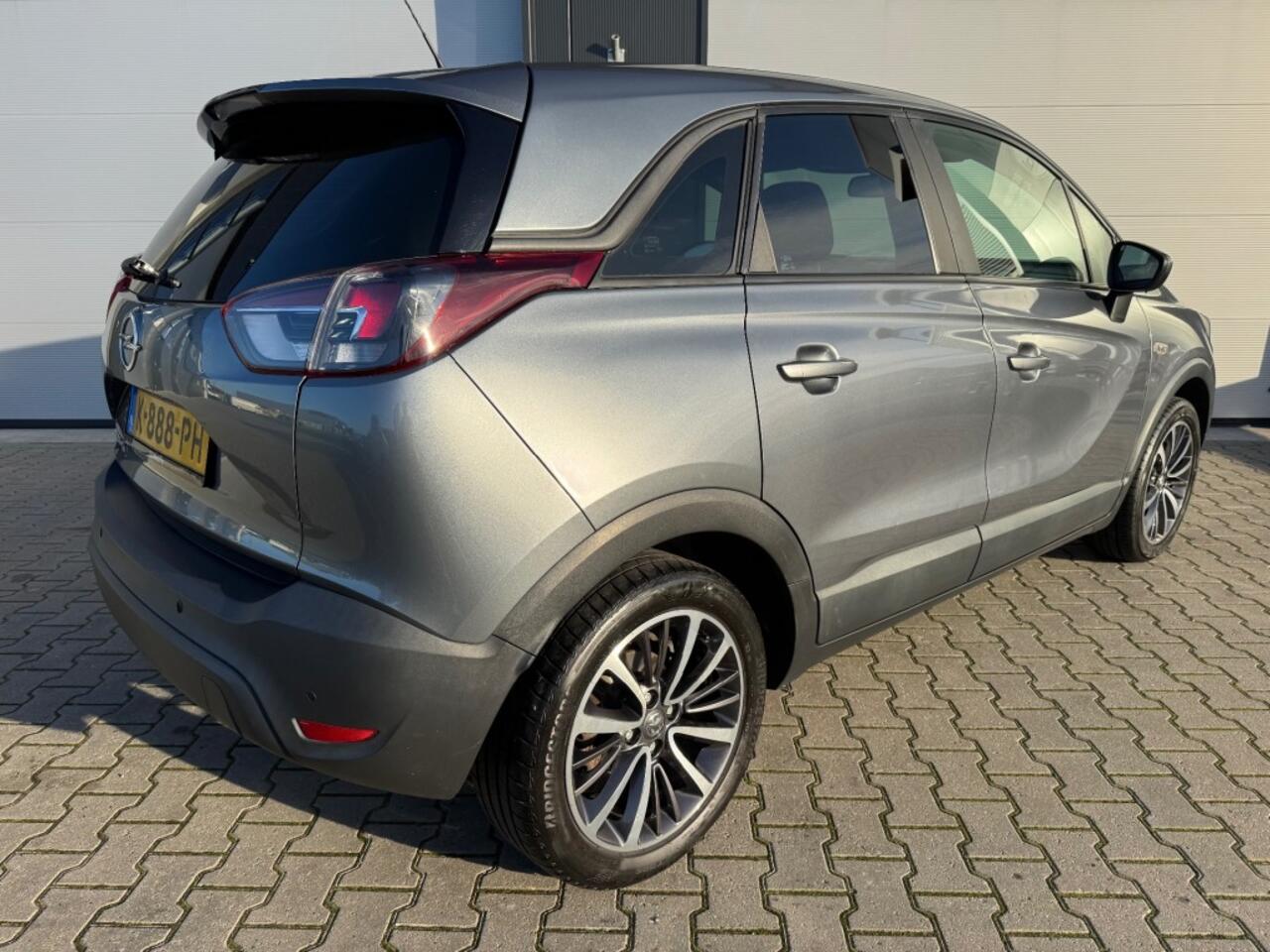 Opel Crossland X 1.2 120 JAAR EDITION / PDC voor en achter / Stuur en Stoelverwarming / APK t/m 31-03-2027 /