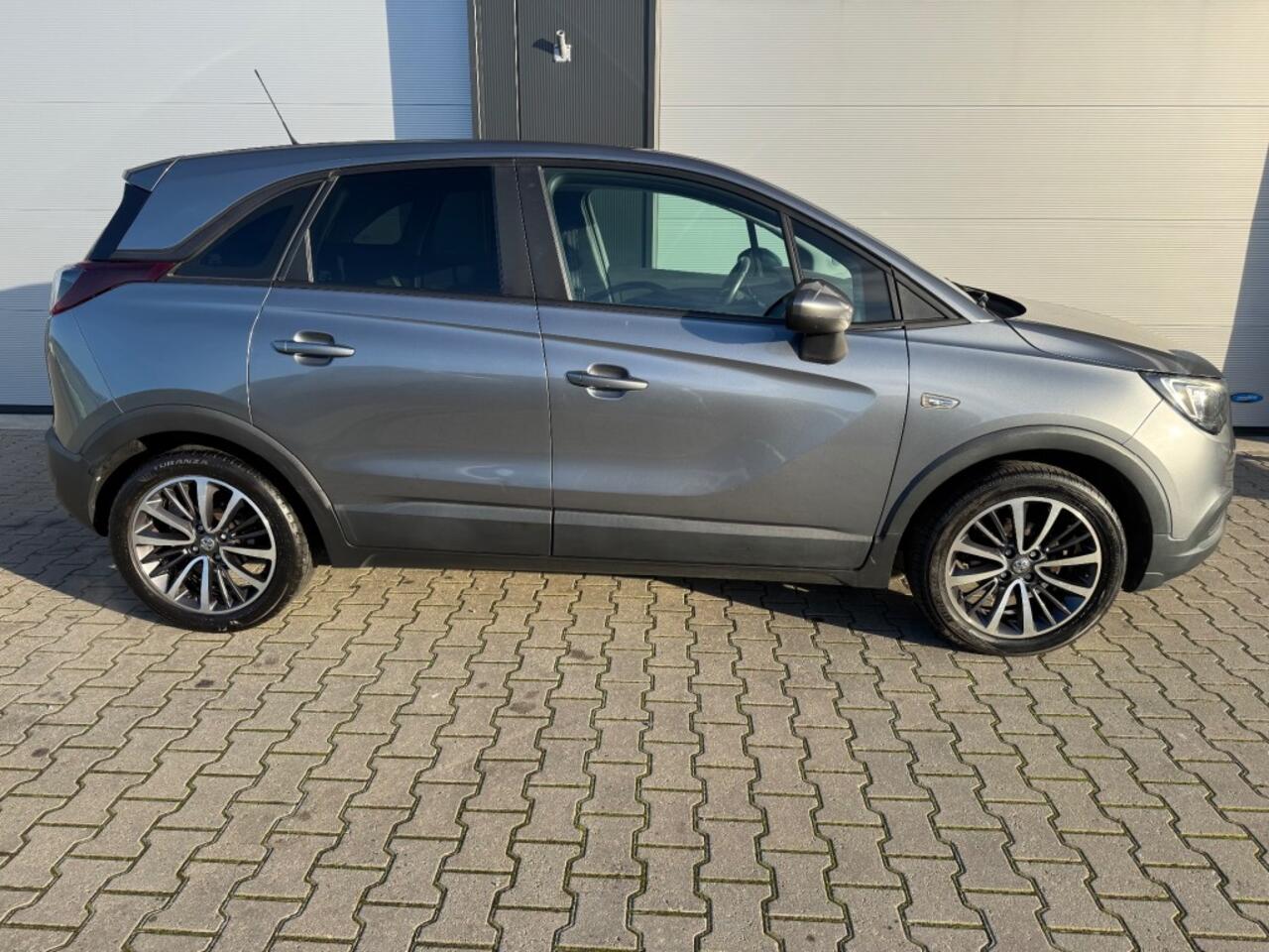 Opel Crossland X 1.2 120 JAAR EDITION / PDC voor en achter / Stuur en Stoelverwarming / APK t/m 31-03-2027 /