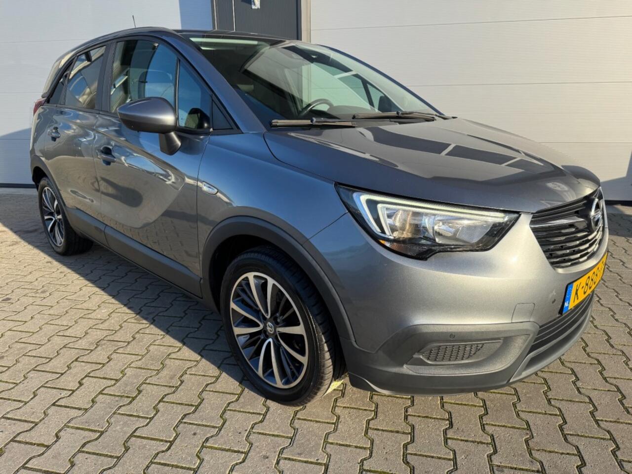 Opel Crossland X 1.2 120 JAAR EDITION / PDC voor en achter / Stuur en Stoelverwarming / APK t/m 31-03-2027 /