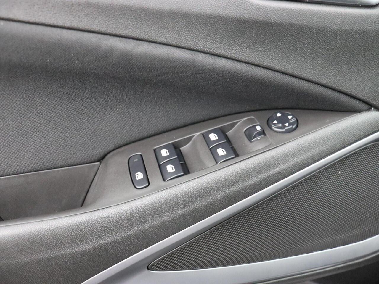 Opel Crossland X 1.2 Turbo Innovation / TREKHAAK / AIRCO / LAGE KM-STAND /