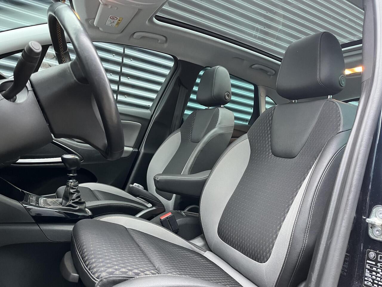 Opel Crossland X Ultimate 1.2 Turbo 130pk | AGR-STOELEN | PANODAK | TREKHAAK | WINTERPACK | VOORRUITVERWARMING | KEYLESS | ANDROID AUTO / APPLE CARPLAY | ISOFIX |