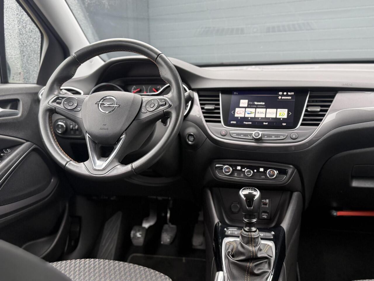 Opel Crossland X 1.2 Turbo Innovation 1e Eigenaar,110pk,Clima,Cruise,Carplay,Camera,PDC V+A,Navi,Elek ramen,D-riem v.v. in 2024,N.A.P,6 Bak,APK tot 04-2027