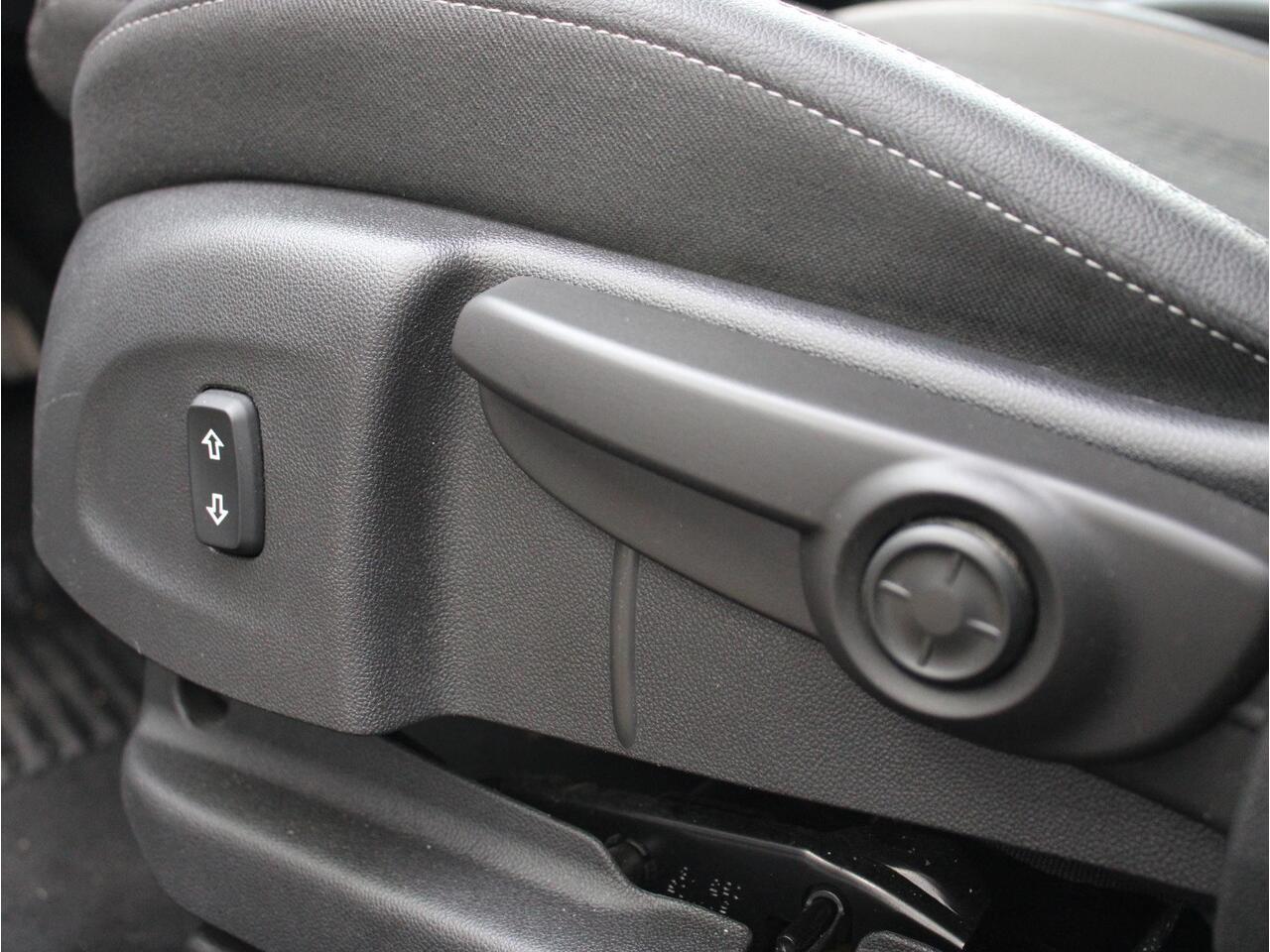 Opel Crossland X 1.2 Turbo Online Edition | Navi / Climate / Parkeersensoren