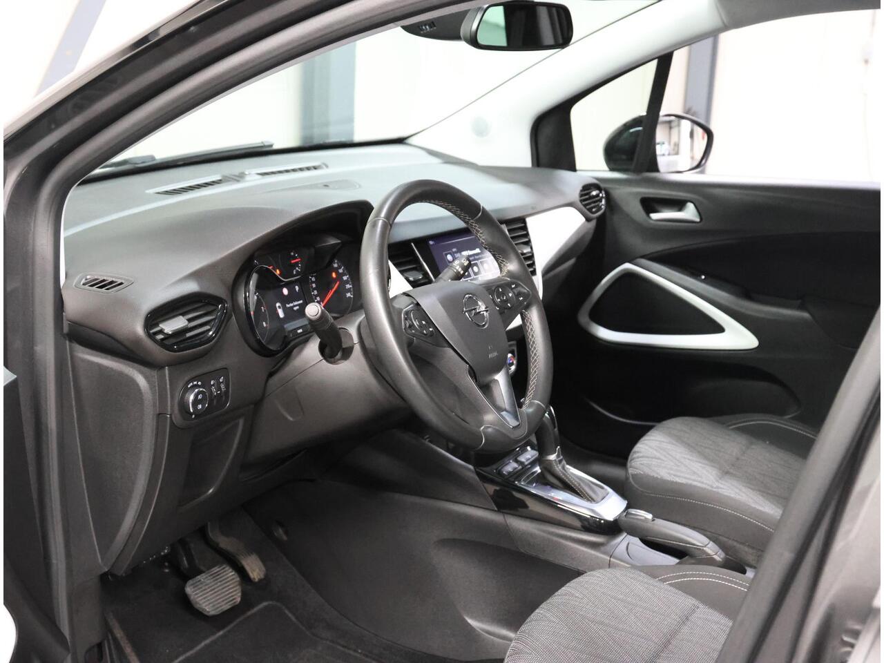 Opel Crossland X 130PK Turbo Edition 2020 | Camera | AUTOMAAT | AppleCarplay/Android Auto | Cruise Control | Climate Control | Navigatie | LED lampen | Two-Tone | Isofix | Privacy Glass | Parkeersensoren |