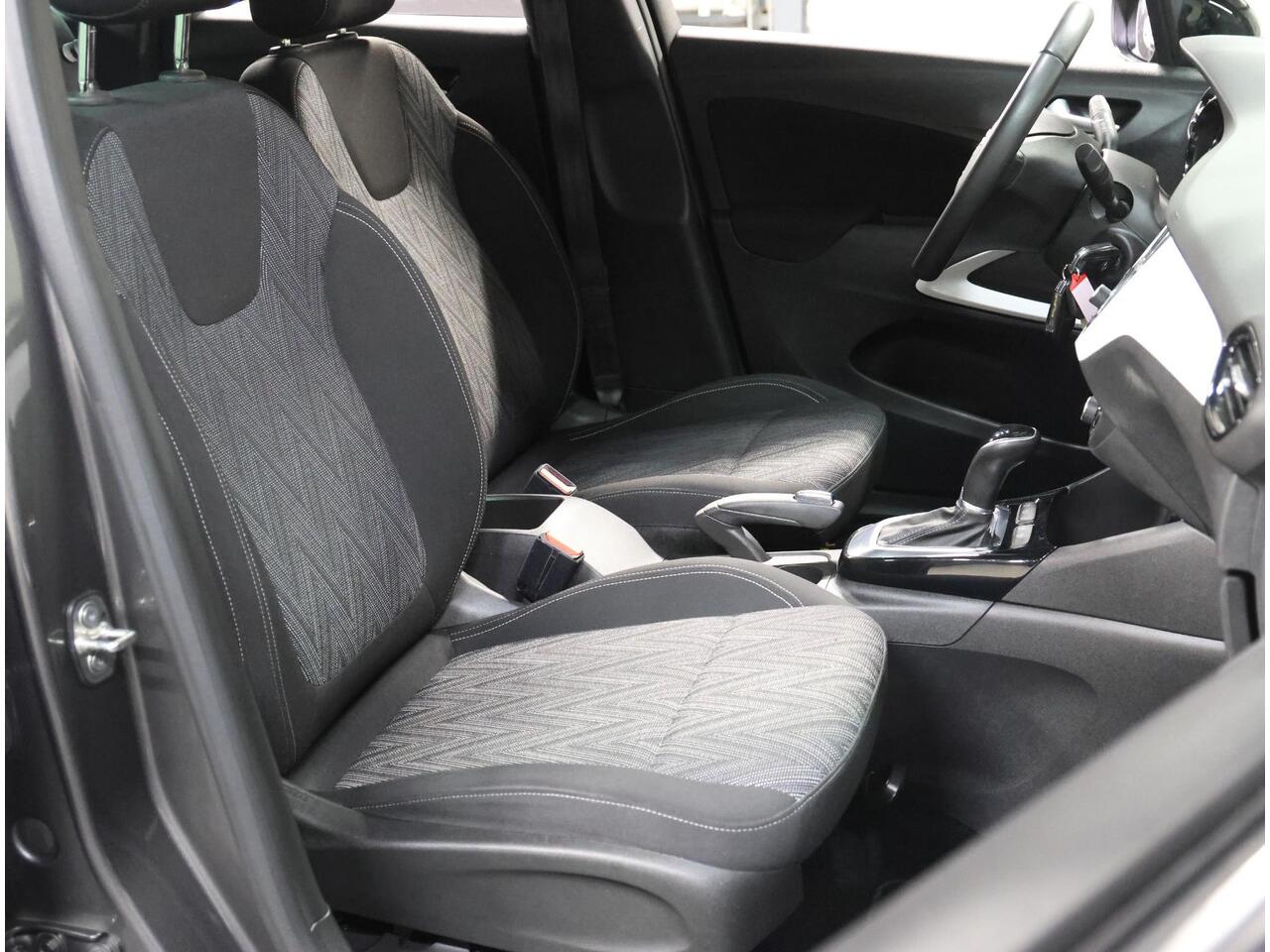 Opel Crossland X 130PK Turbo Edition 2020 | Camera | AUTOMAAT | AppleCarplay/Android Auto | Cruise Control | Climate Control | Navigatie | LED lampen | Two-Tone | Isofix | Privacy Glass | Parkeersensoren |