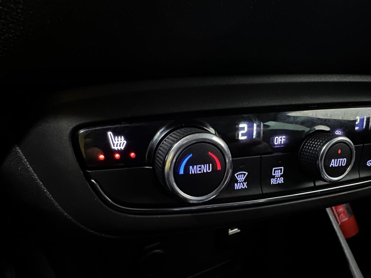 Opel Crossland X 1.2 Turbo Innovation Automaat Trekhaak Navigatie Apple Carplay/Android Auto Camera Parkeersensoren Cruise Control Stoel-en stuurverwarming Climate Control Lichtmetalen velgen Getinte ramen