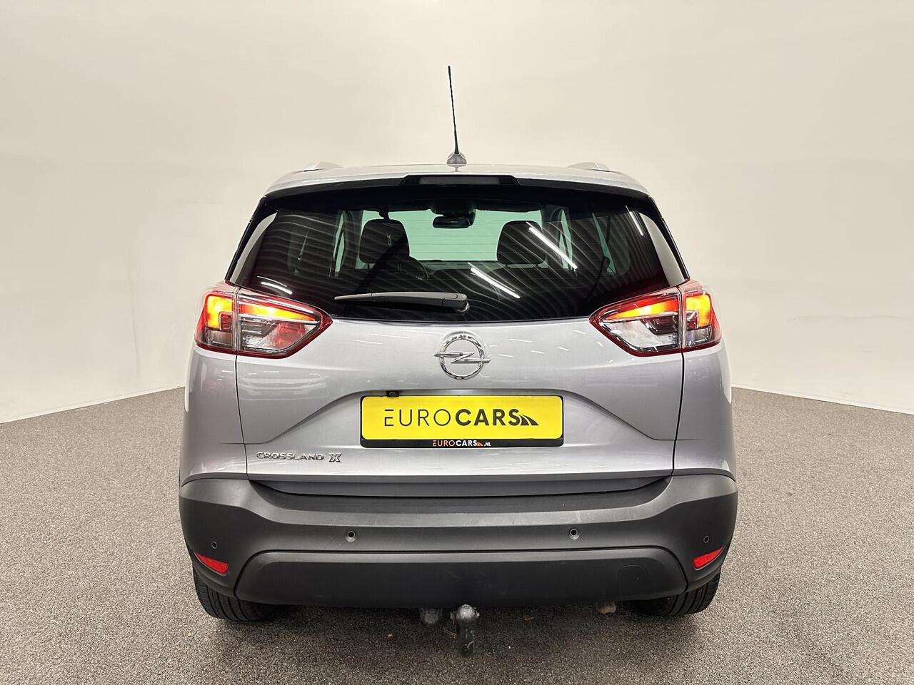 Opel Crossland X 1.2 Turbo Innovation Automaat Trekhaak Navigatie Apple Carplay/Android Auto Camera Parkeersensoren Cruise Control Stoel-en stuurverwarming Climate Control Lichtmetalen velgen Getinte ramen