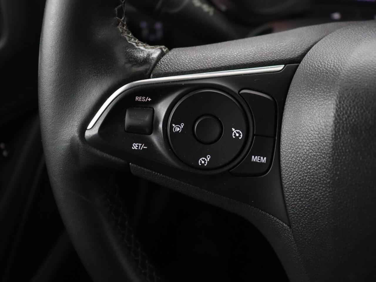 Opel Crossland X 1.2 Turbo Edition | Carplay | Cruise control | Airco | Bluetooth | Lichtmetalen velgen | Regensensor | LED