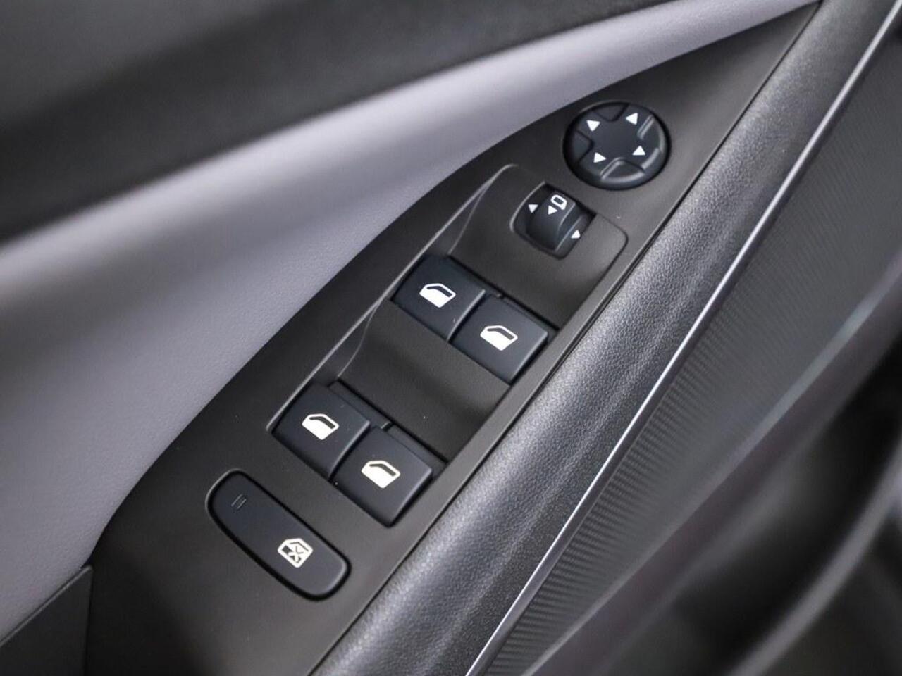 Opel Crossland X 1.2 Turbo 110pk Innovation Led/AGR/Nav/Clima /Camera/Blindspot/Keyless/H.Leder/Carplay