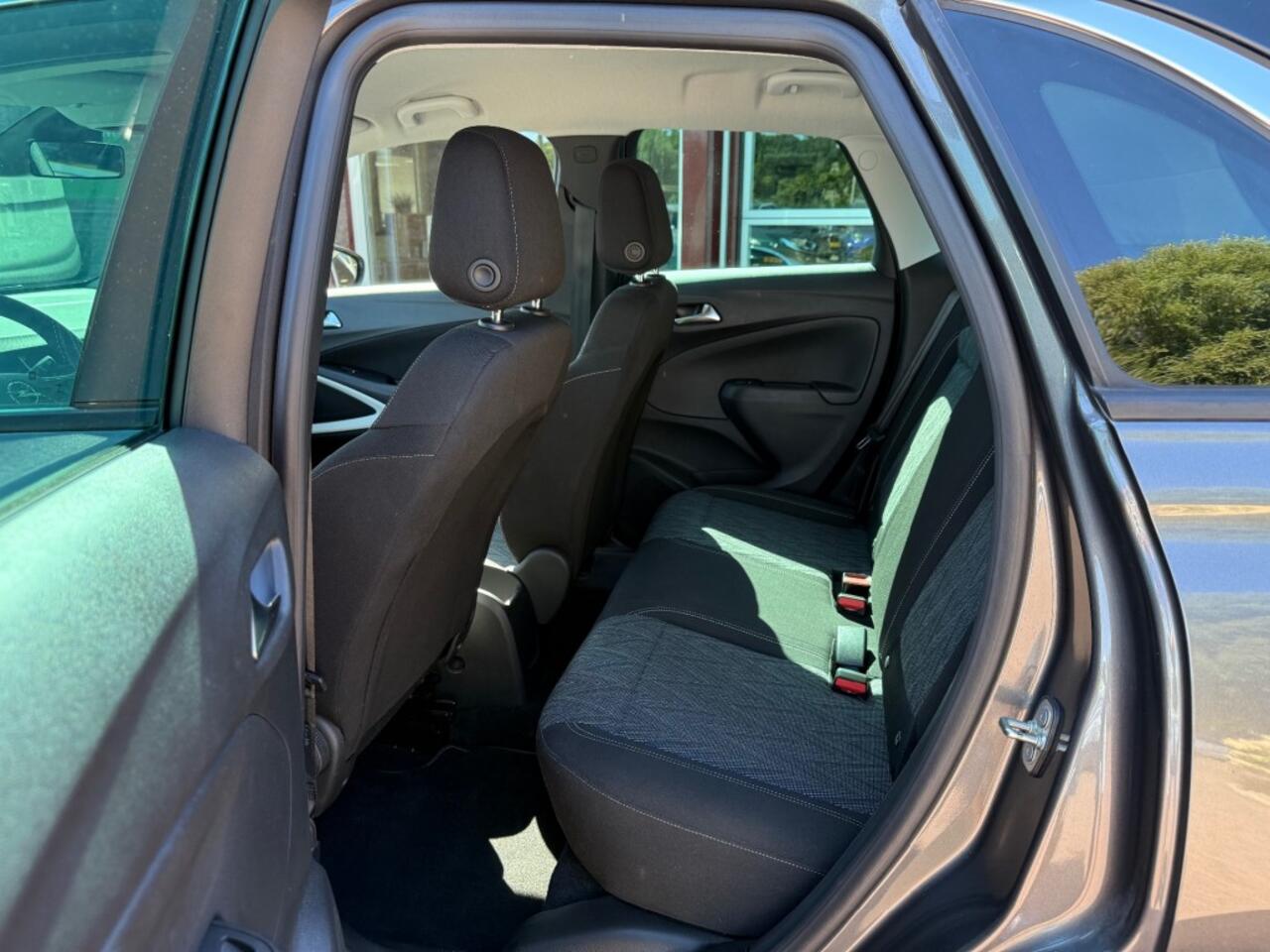 Opel Crossland X 1.2 TURBO 120 JAAR EDITION 110 PK HOGE INSTAP en HOGE ZIT! SLECHTS 36.976 KM!