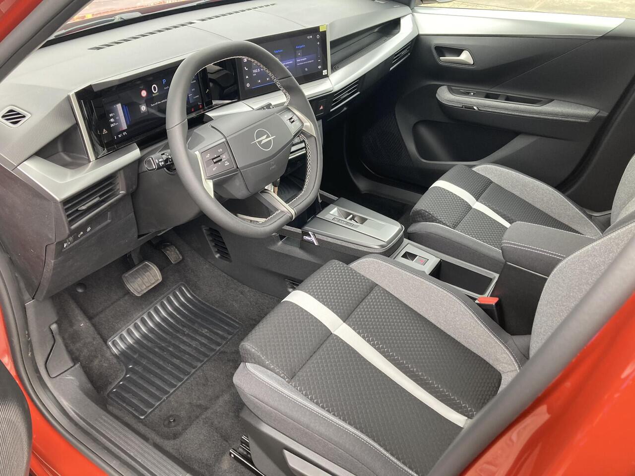 Opel FRONTERA Electric GS 44 kWh | NIEUW | DIRECT LEVERBAAR | Navigatie | Achteruitrijcamera | Cruise Control | Parkeersensoren | Stoel- stuurwiel- voorruitverwarming | Zwart dak