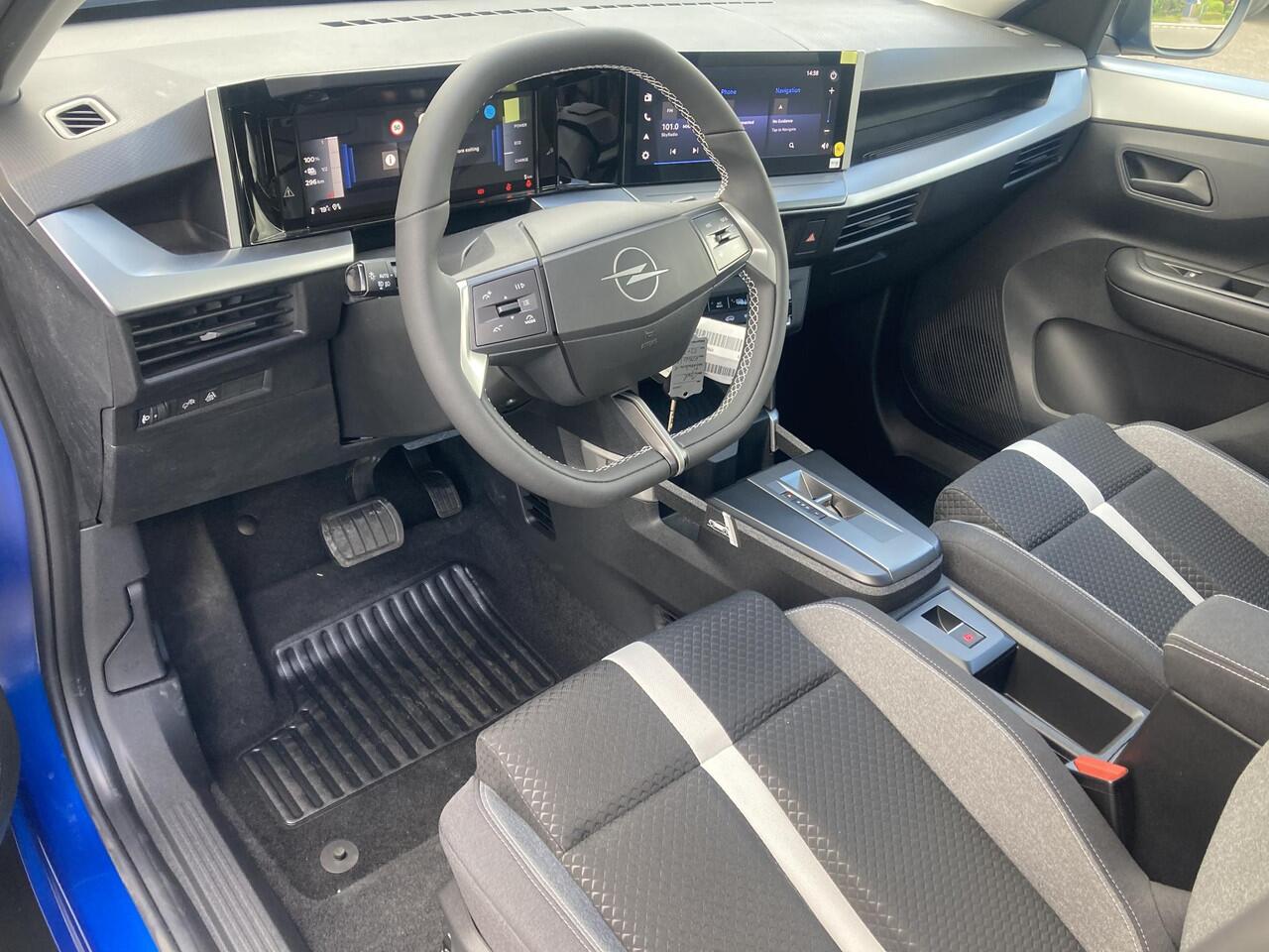 Opel FRONTERA Electric Edition 44 kWh | DEMO | Navigatie | Achteruitrijcamera | Stoel + stuurwielverwarming | Cruise Control | Voorruitverwarming |