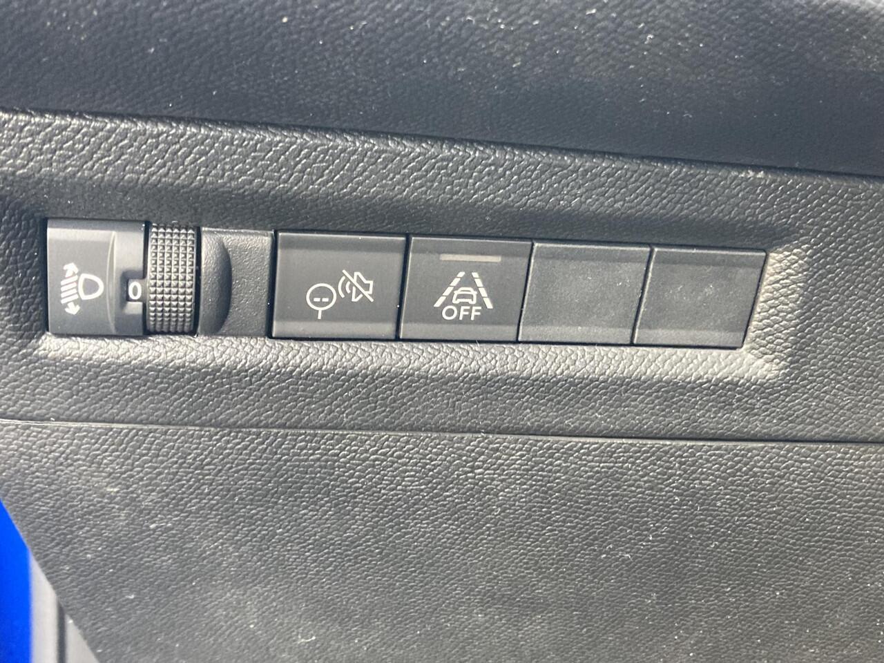 Opel FRONTERA Electric Edition 44 kWh | DEMO | Navigatie | Achteruitrijcamera | Stoel + stuurwielverwarming | Cruise Control | Voorruitverwarming |