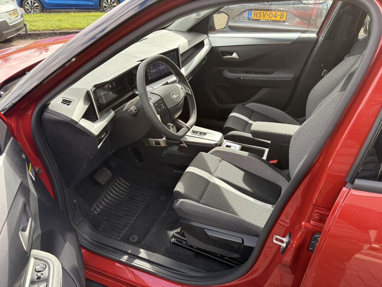 Opel FRONTERA Electric GS 44 kWh 113pk | Navigatie | Camera | Climate Control | Stoel - Stuur - Voorruitverwarming | Dakrails | Volledig Elektrisch | Cruise Control