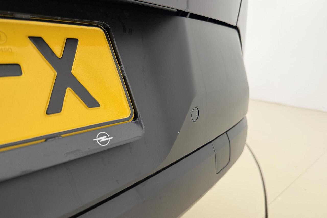 Opel FRONTERA Electric Edition 44 kWh Navigatie | Camera | Led koplampen | Parkeersensoren achter | Apple carplay