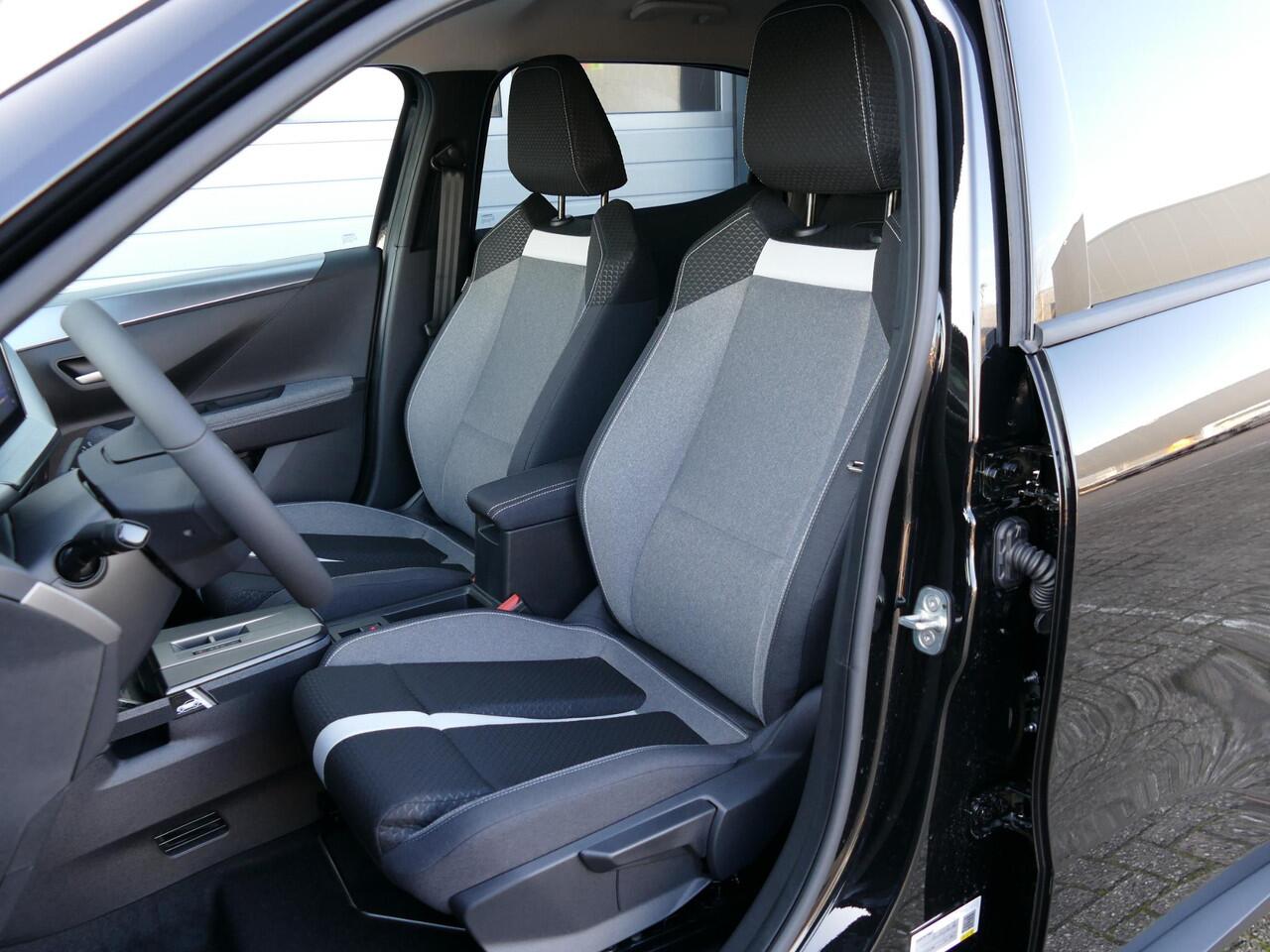 Opel FRONTERA Extended range Electric GS 54 kWh | Climate Control | Camera Achter | Navigatie | Apple Carplay & Android Auto | Parkeersensoren Voor & Achter | Stoelverwarming | Verwarmde Voorruit | Stuurwiel Verwarming