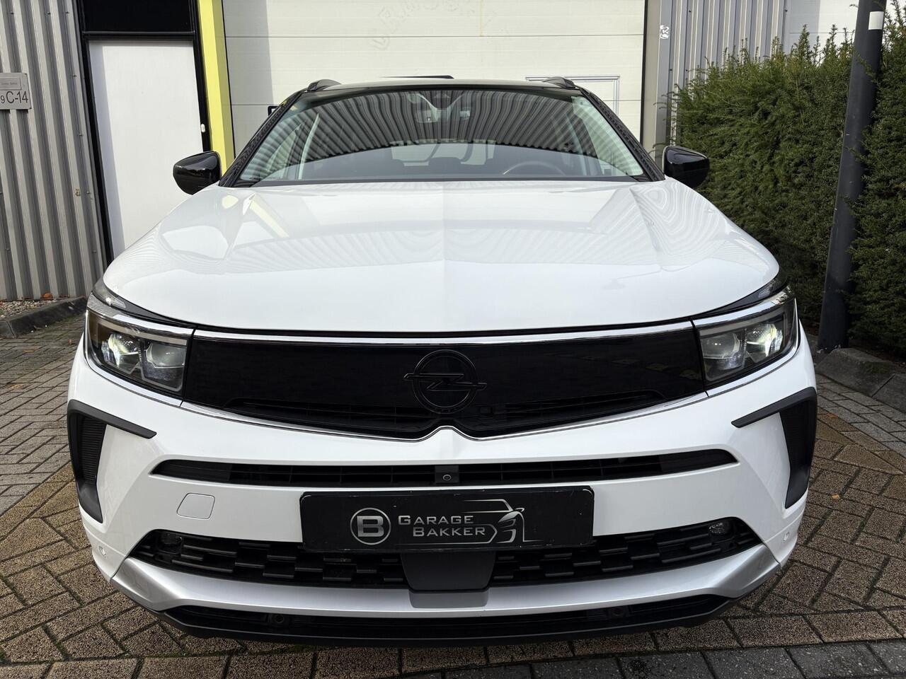 Opel Grandland 1.6 Turbo Plug-In Hybrid 4x4 Ultimate 360 Camera, LED, Afn. Trekhaak, Dodehoeksensoren, Stoel/Stuurverwarming